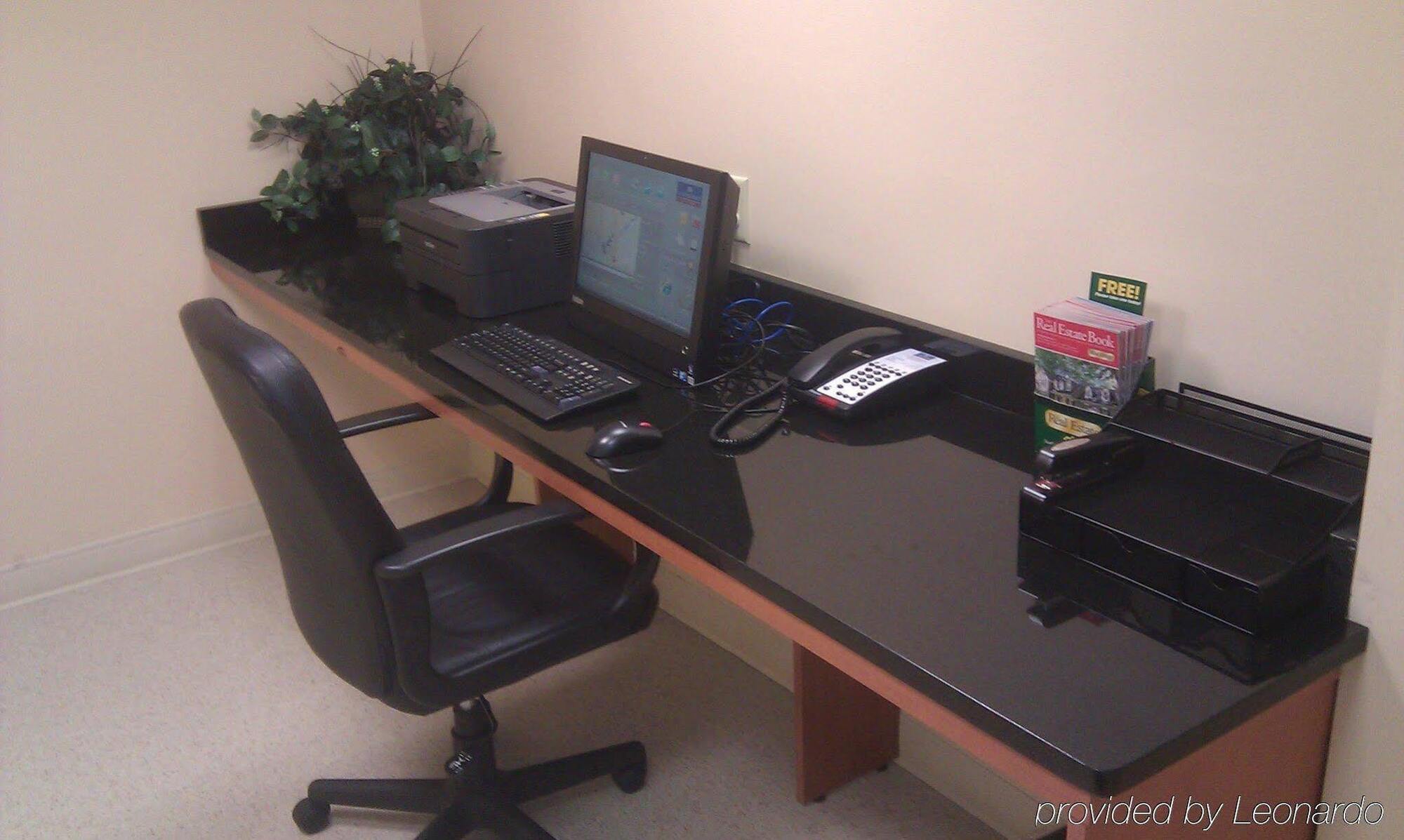 Candlewood Suites Fredericksburg By Ihg Экстерьер фото